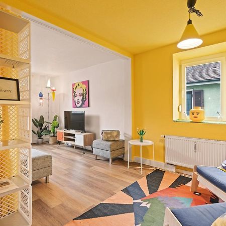Farbenfrohe Altbauwohnung, Top Ausstattung FDH Esterno foto