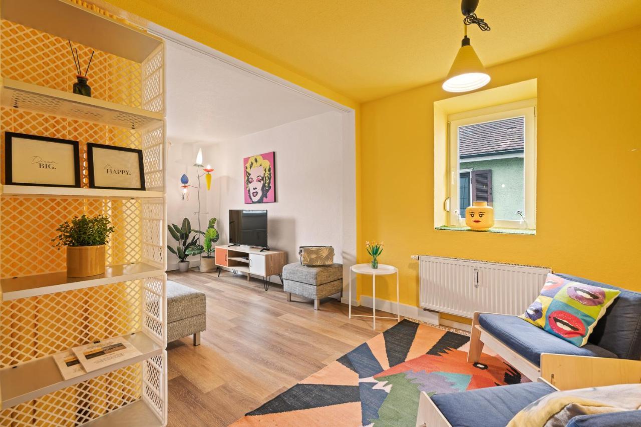 Farbenfrohe Altbauwohnung, Top Ausstattung FDH Esterno foto