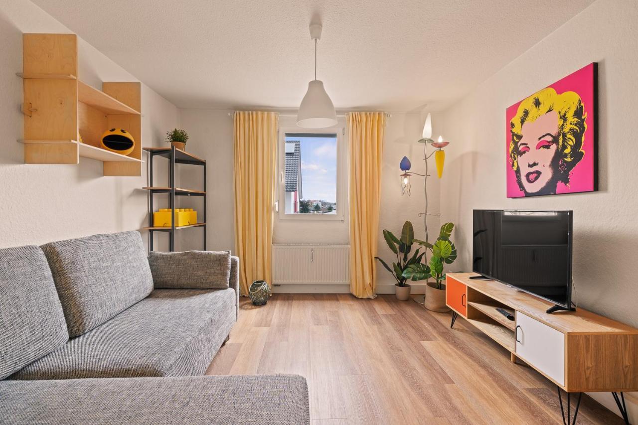 Farbenfrohe Altbauwohnung, Top Ausstattung FDH Esterno foto